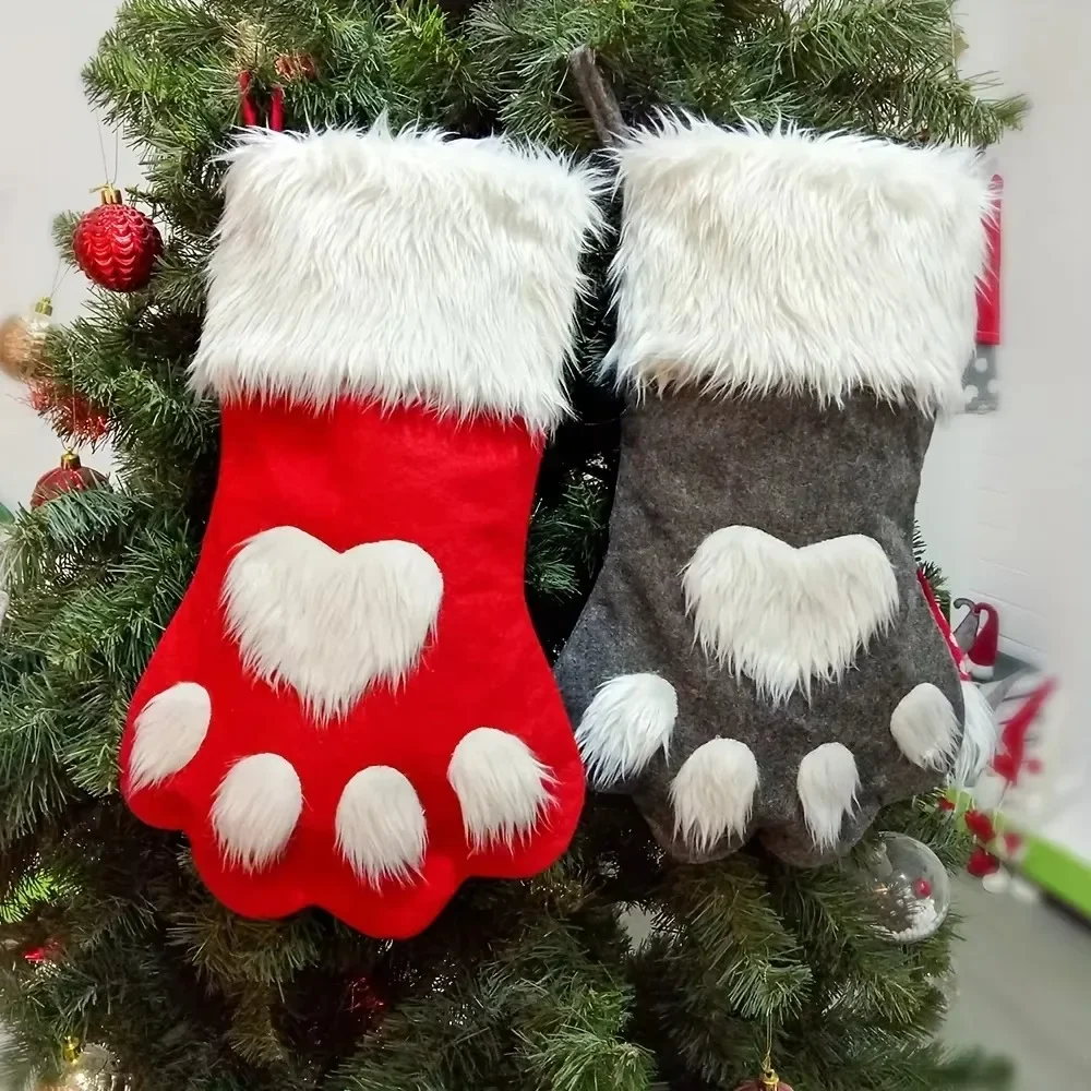 Christmas Stocking Hanging - クリスマスストッキング、肉球柄のフェイクファー付き、クリスマスギフトバッグ。暖炉やクリスマスツリーに飾るのに最適。ペット（犬や猫）好きの方向けのホリデーデコレーション。