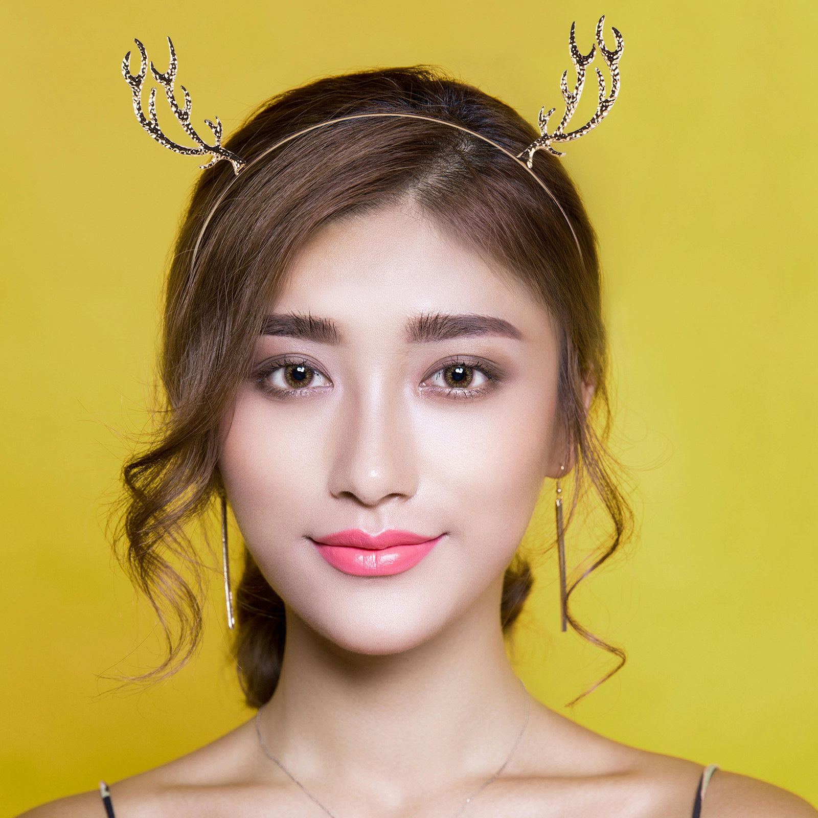 Reindeer Antlers Headband - クリスマス衣装用ヘッドバンド、トナカイの角、金属製ラインストーンのヘアフープ、鹿の角のヘアバンド、ホリデーパーティー、ブライダル、フラワーガール用。